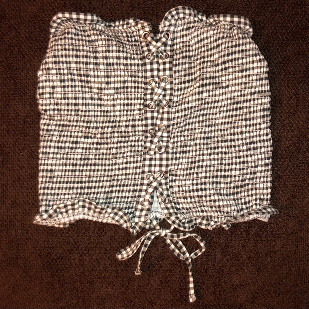 Black and White-Ribbed Crop Top. Never Worn